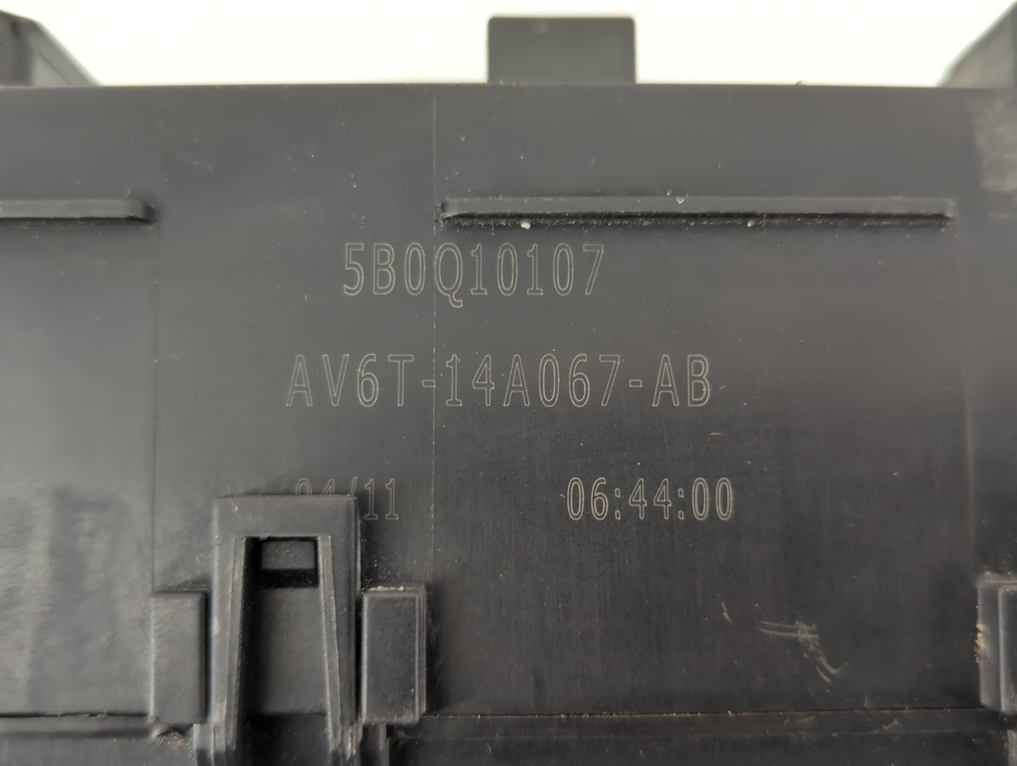 2012-2014 Ford Focus Fusebox Fuse Box Panel Relay Module P/N:AV6T-14A142-AA AV6T-14A067-AB Fits Fits 2012 2013 2014 OEM Used