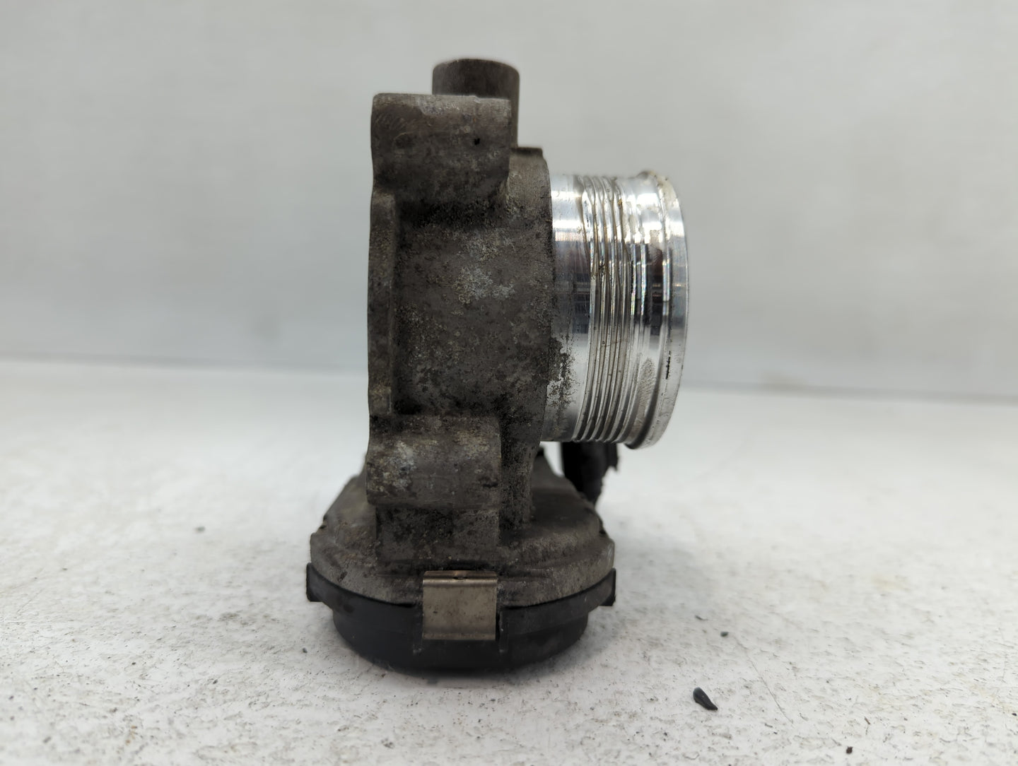 2012-2013 Ford Focus Throttle Body P/N:CM5E 9F991AD 001966, 12069 Fits Fits 2012 2013 2014 2015 2016 2017 OEM Used Auto Part