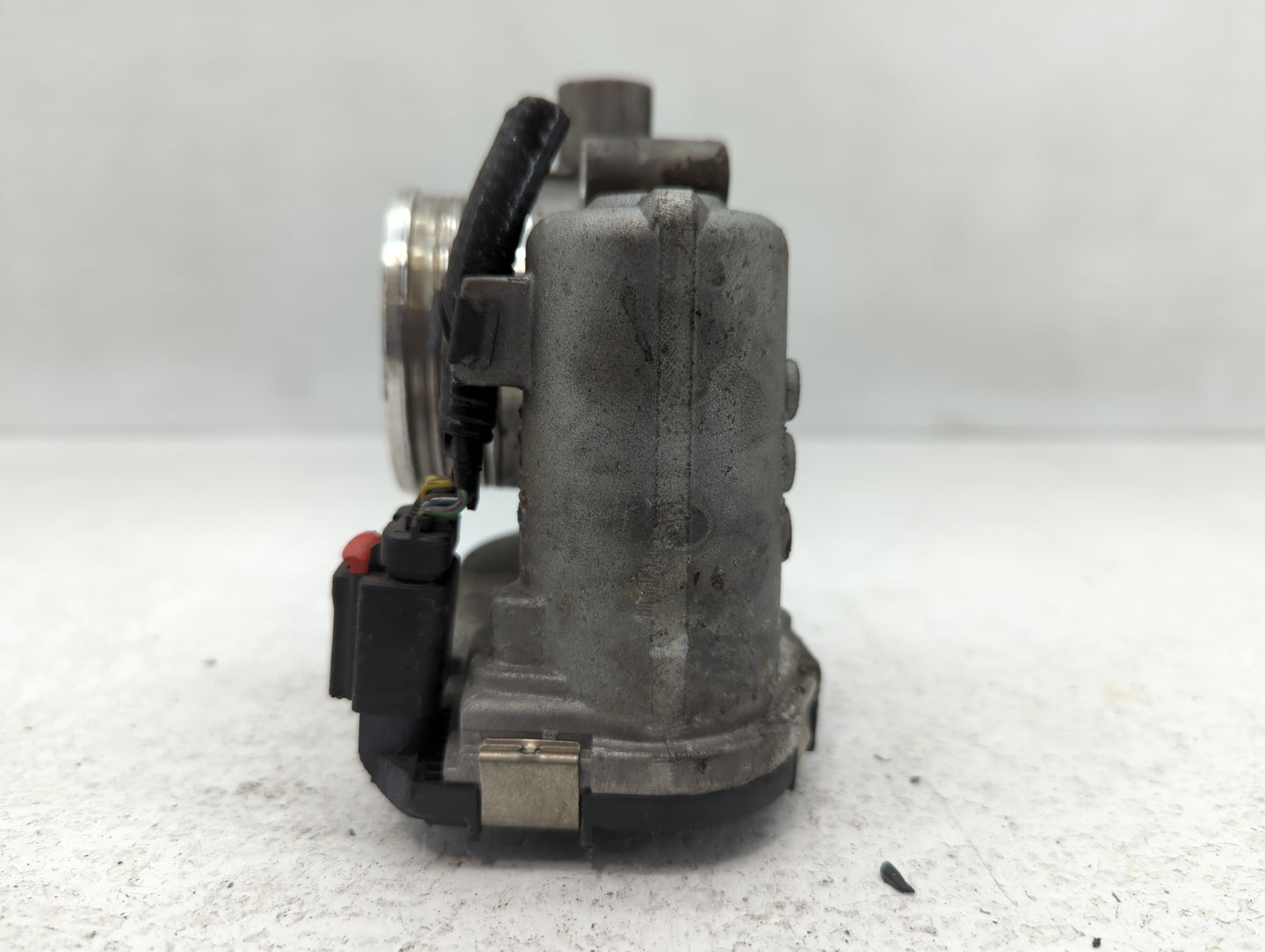 2012-2013 Ford Focus Throttle Body P/N:CM5E 9F991AD 001966, 12069 Fits Fits 2012 2013 2014 2015 2016 2017 OEM Used Auto Part