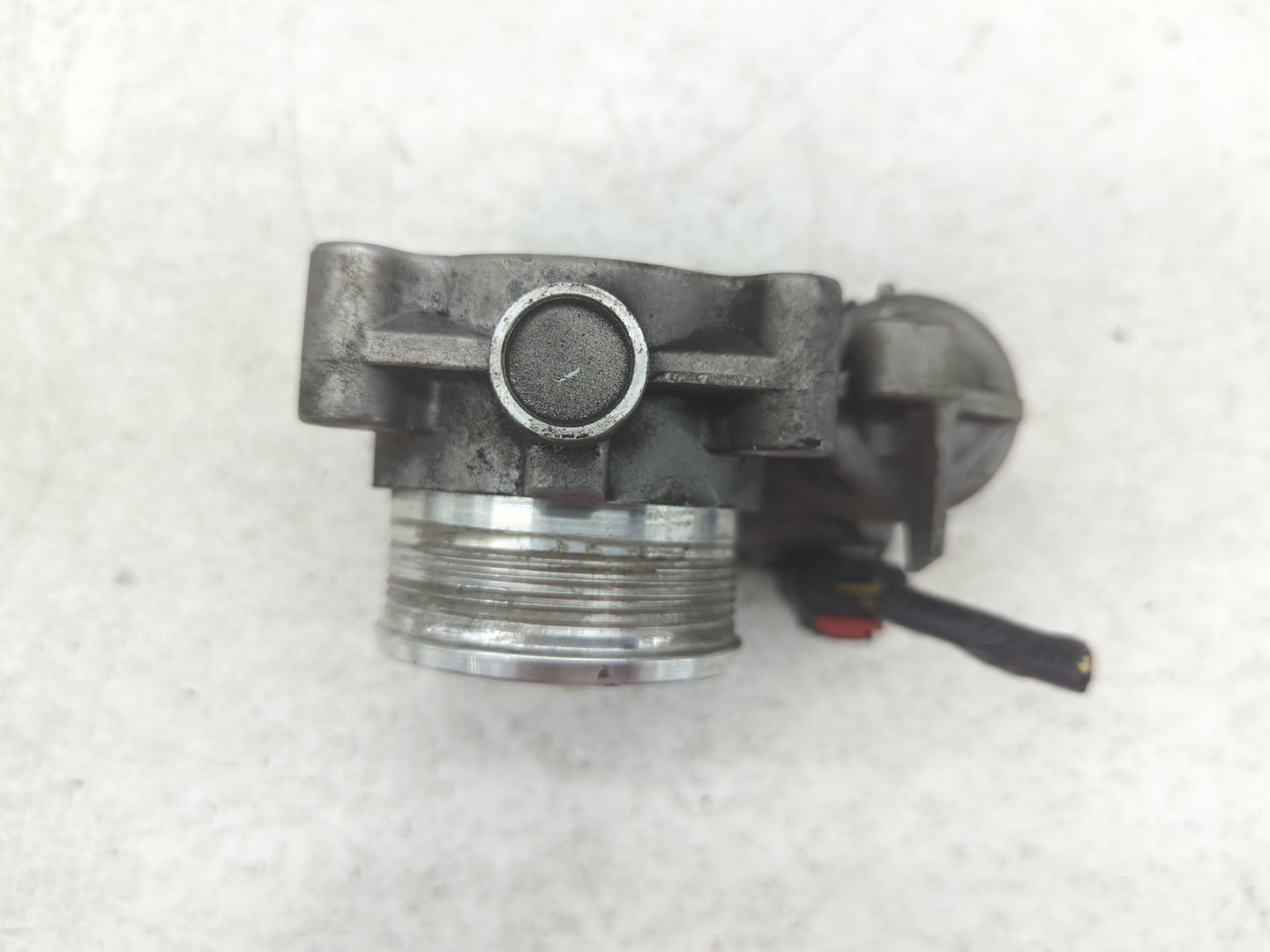 2012-2013 Ford Focus Throttle Body P/N:DS7E-9F991-BB Fits Fits 2012 2013 2014 2015 2016 2017 OEM Used Auto Parts - Oemusedau
