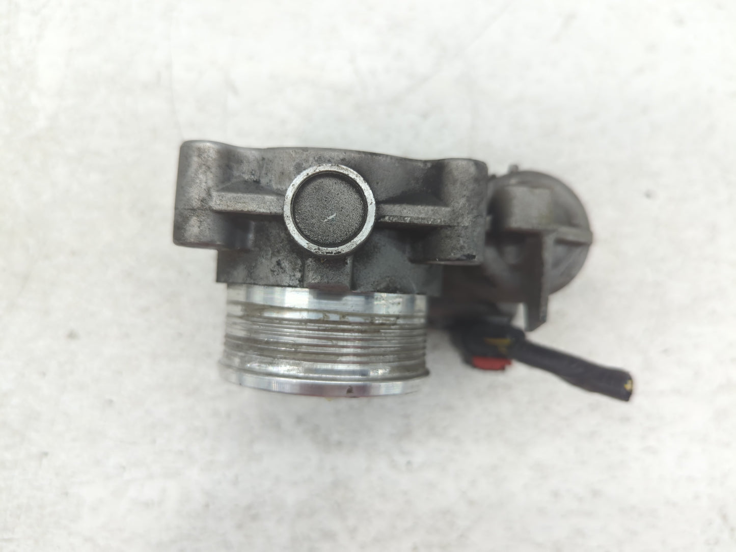 2012-2013 Ford Focus Throttle Body P/N:DS7E-9F991-BB Fits Fits 2012 2013 2014 2015 2016 2017 OEM Used Auto Parts - Oemusedau