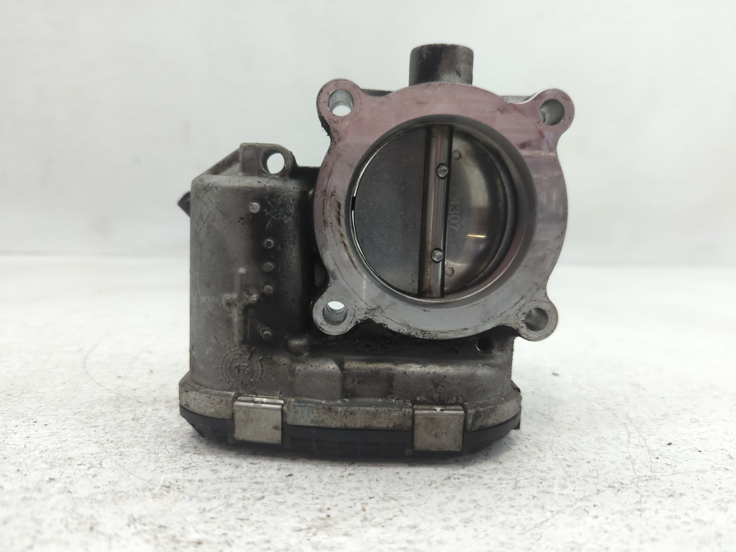 2012-2013 Ford Focus Throttle Body P/N:DS7E-9F991-BB Fits Fits 2012 2013 2014 2015 2016 2017 OEM Used Auto Parts - Oemusedau