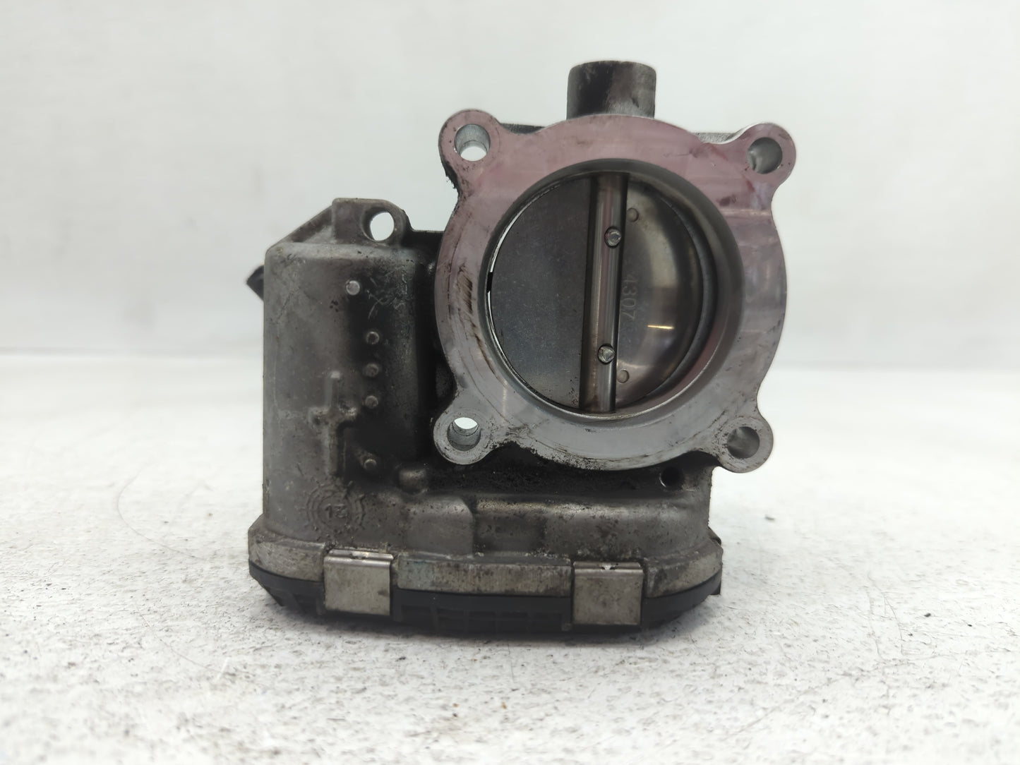 2012-2013 Ford Focus Throttle Body P/N:DS7E-9F991-BB Fits Fits 2012 2013 2014 2015 2016 2017 OEM Used Auto Parts - Oemusedau