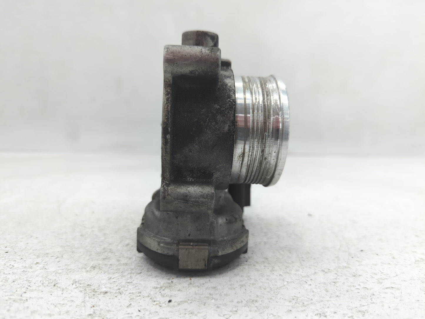 2012-2013 Ford Focus Throttle Body P/N:DS7E-9F991-BB Fits Fits 2012 2013 2014 2015 2016 2017 OEM Used Auto Parts - Oemusedau