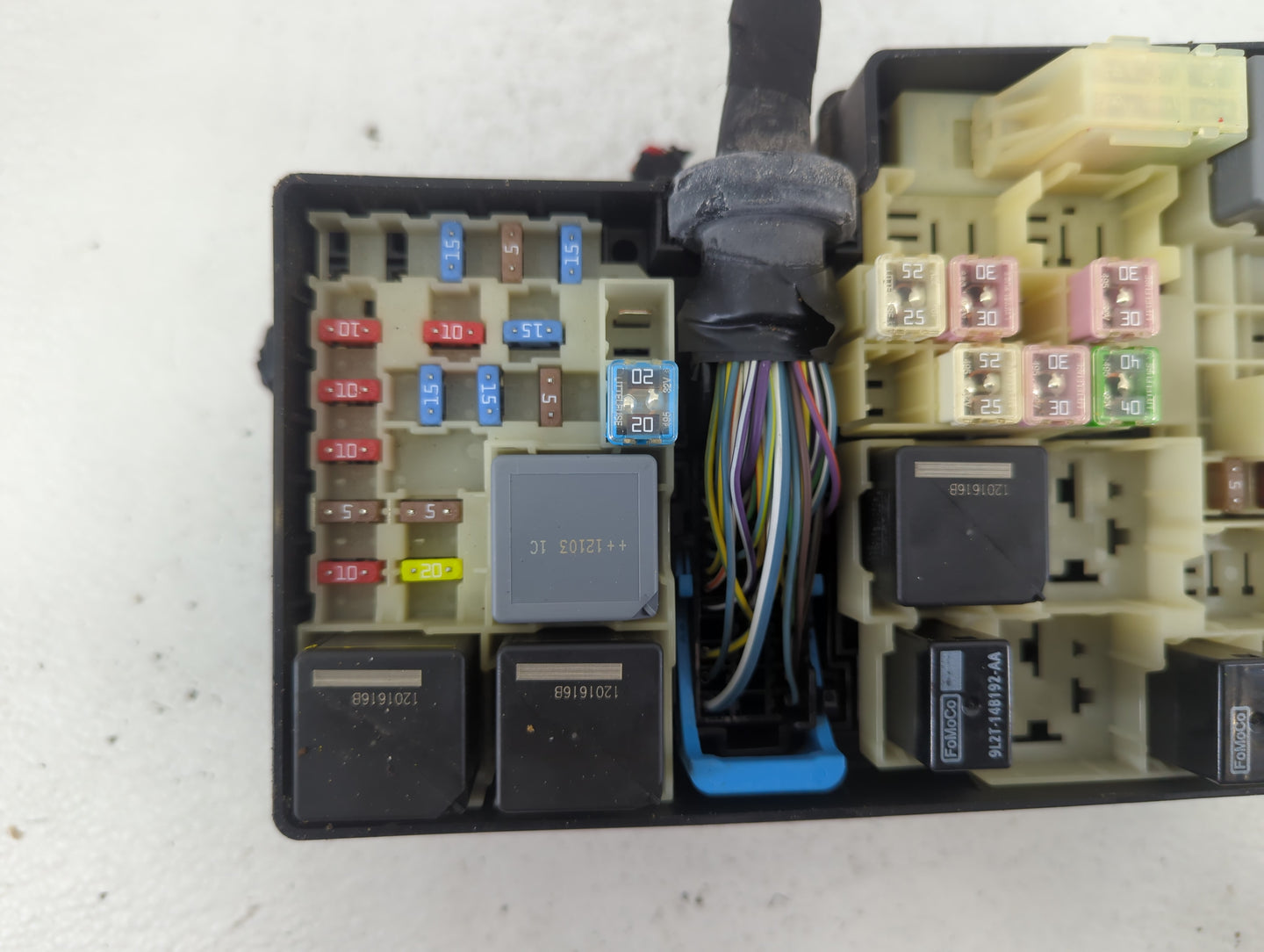 2012-2014 Ford Focus Fusebox Fuse Box Panel Relay Module P/N:AV6T-14A067-AC Fits Fits 2012 2013 2014 OEM Used Auto Parts - O