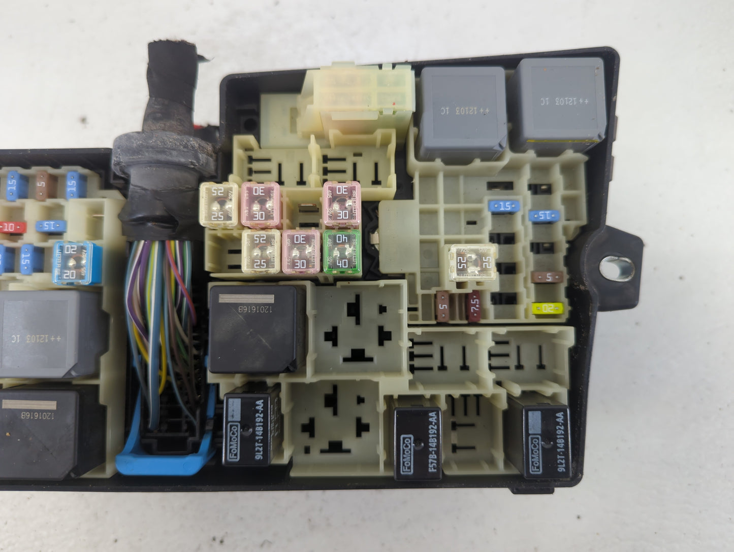 2012-2014 Ford Focus Fusebox Fuse Box Panel Relay Module P/N:AV6T-14A067-AC Fits Fits 2012 2013 2014 OEM Used Auto Parts - O