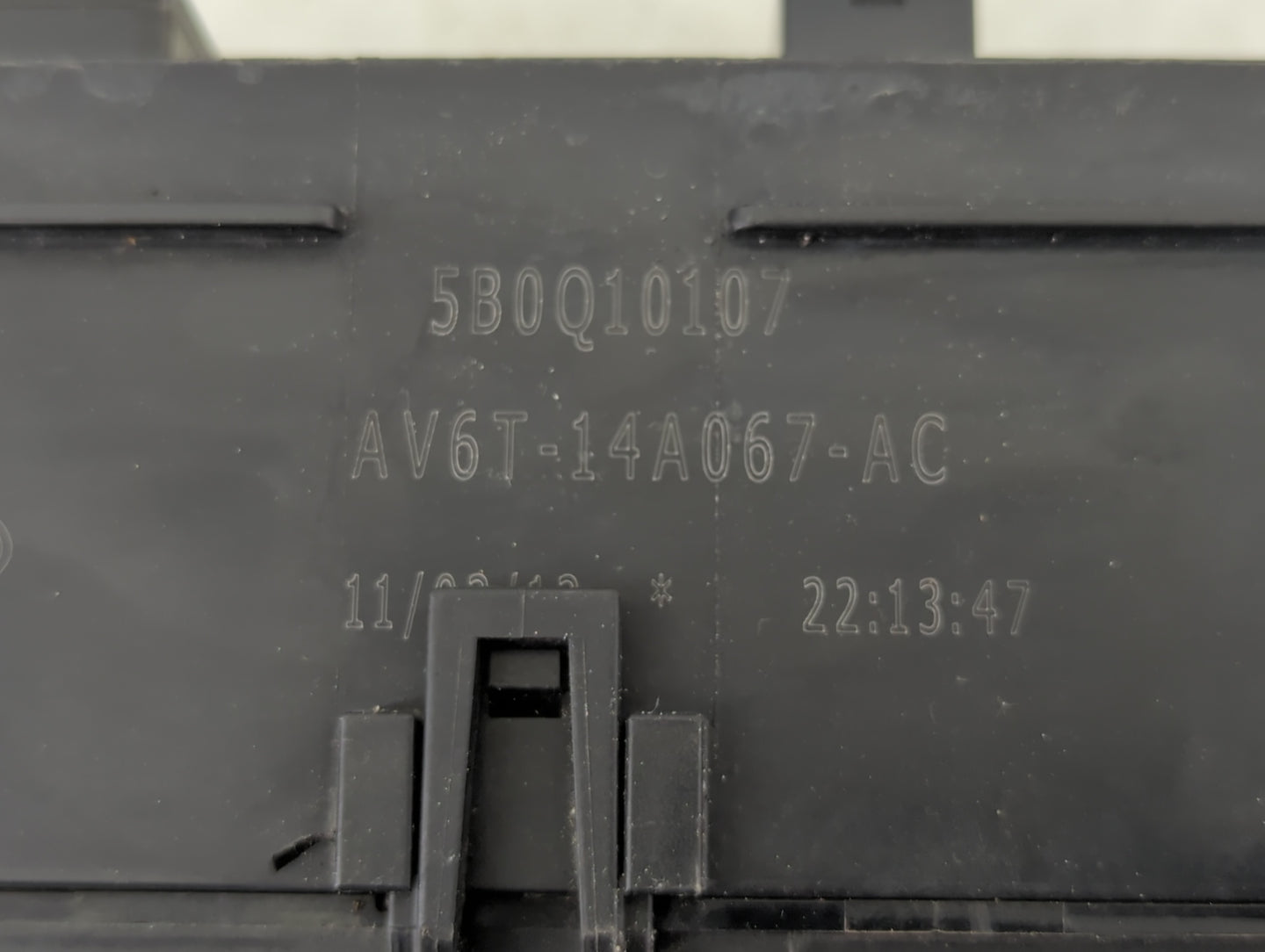 2012-2014 Ford Focus Fusebox Fuse Box Panel Relay Module P/N:AV6T-14A067-AC Fits Fits 2012 2013 2014 OEM Used Auto Parts - O