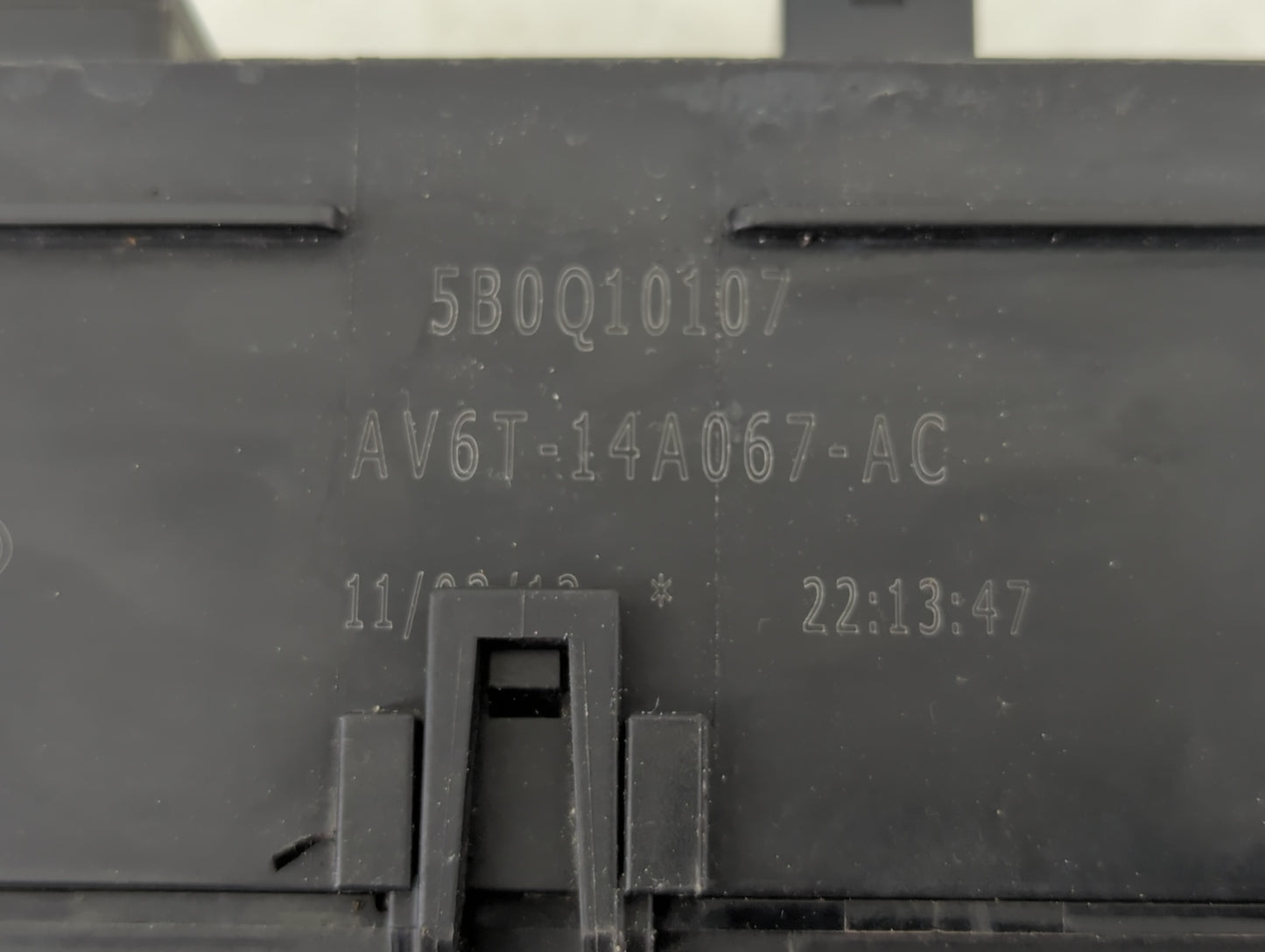 2012-2014 Ford Focus Fusebox Fuse Box Panel Relay Module P/N:AV6T-14A067-AC Fits Fits 2012 2013 2014 OEM Used Auto Parts - O