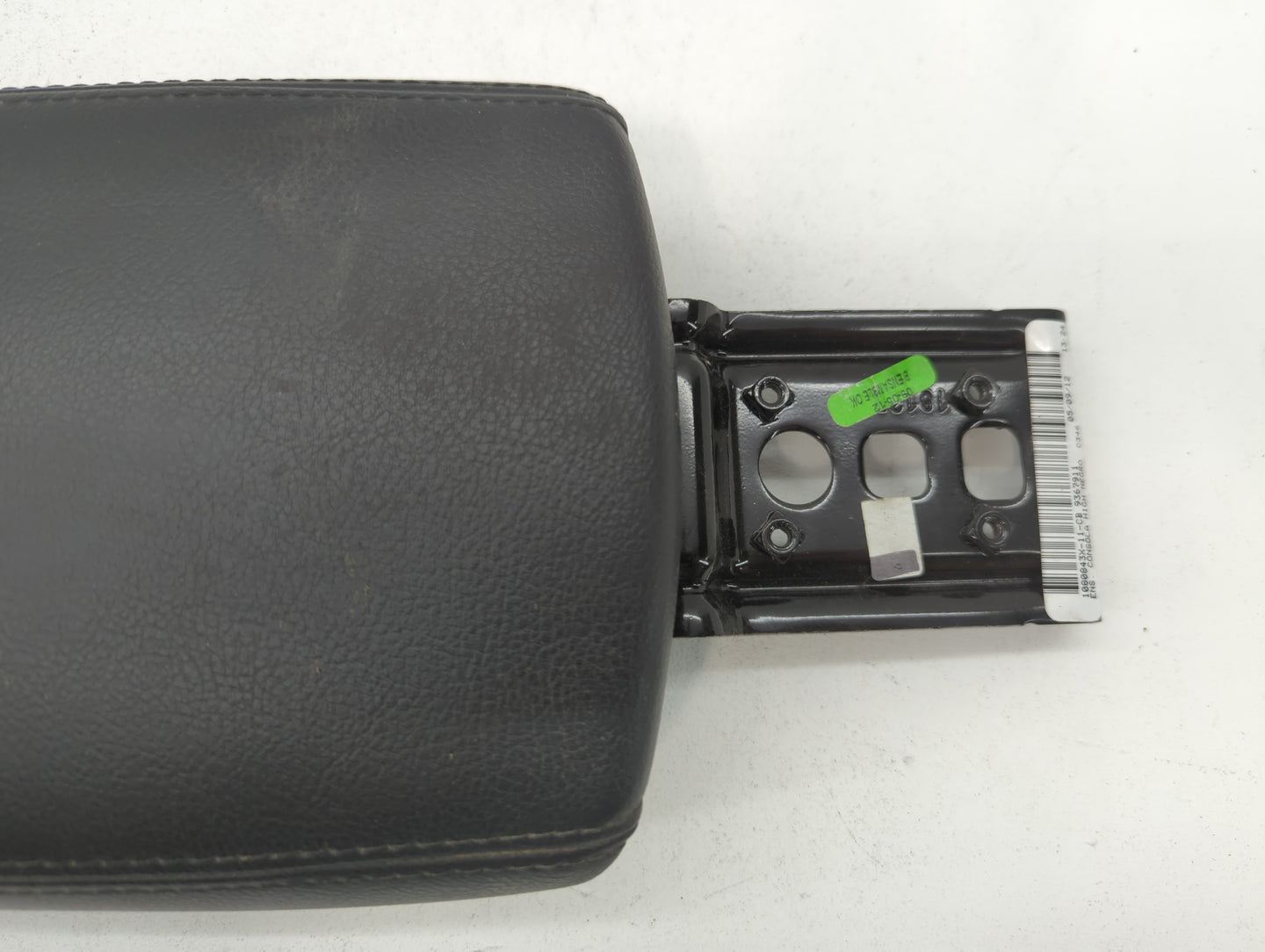 2012-2012 Ford Focus Center Console Armrest Cover Lid - Oemusedautoparts1.com