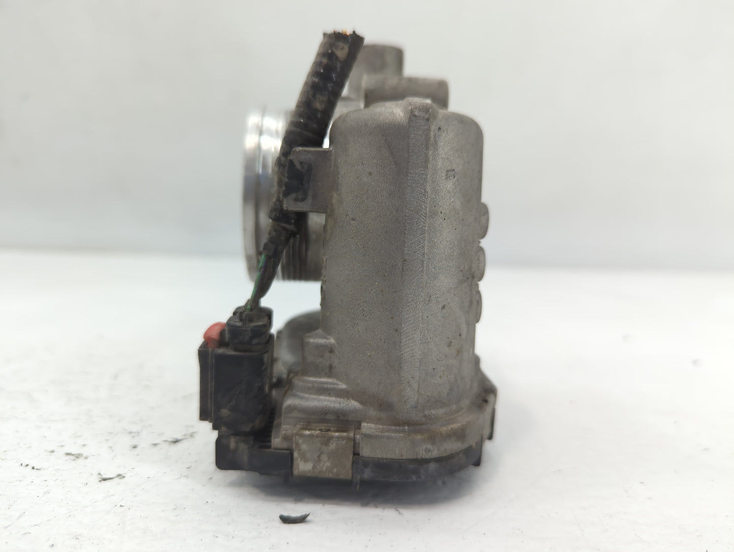 2012-2013 Ford Focus Throttle Body P/N:CMSE 9F991AC CF335, 11132 Fits Fits 2012 2013 2014 2015 2016 2017 OEM Used Auto Parts