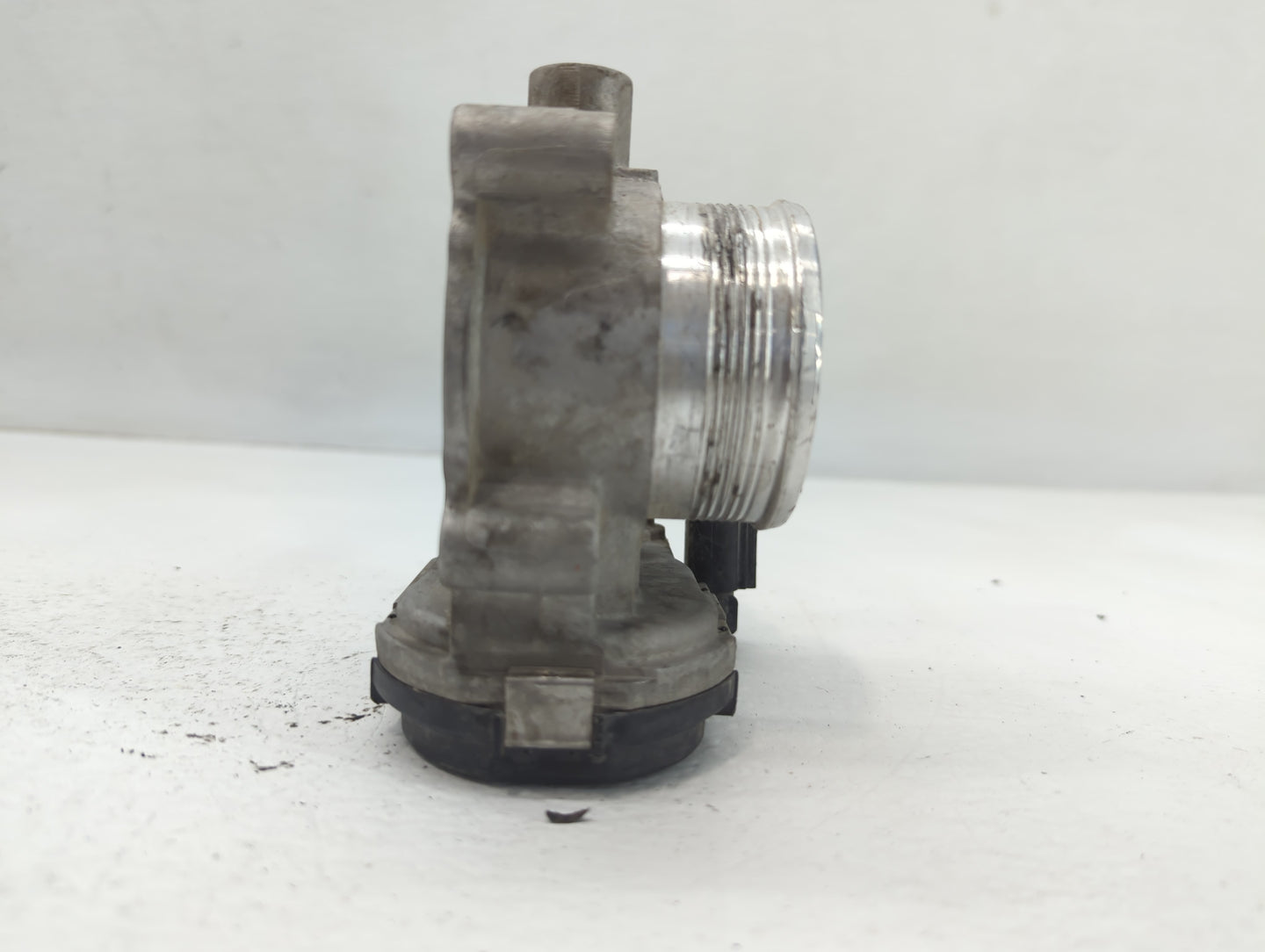 2012-2013 Ford Focus Throttle Body P/N:CMSE 9F991AC CF335, 11132 Fits Fits 2012 2013 2014 2015 2016 2017 OEM Used Auto Parts