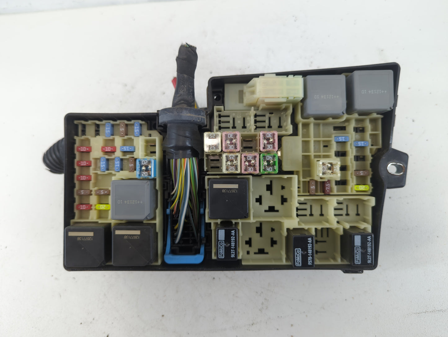 2012-2014 Ford Focus Fusebox Fuse Box Panel Relay Module P/N:AV6T-14A067-AC Fits Fits 2012 2013 2014 OEM Used Auto Parts - O