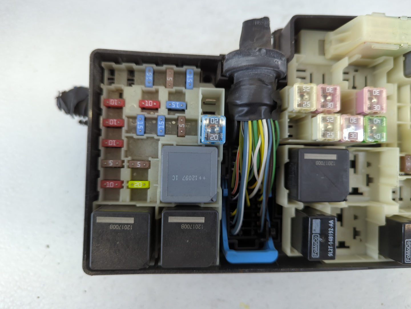 2012-2014 Ford Focus Fusebox Fuse Box Panel Relay Module P/N:AV6T-14A067-AC 5B0Q10107 Fits Fits 2012 2013 2014 OEM Used Auto