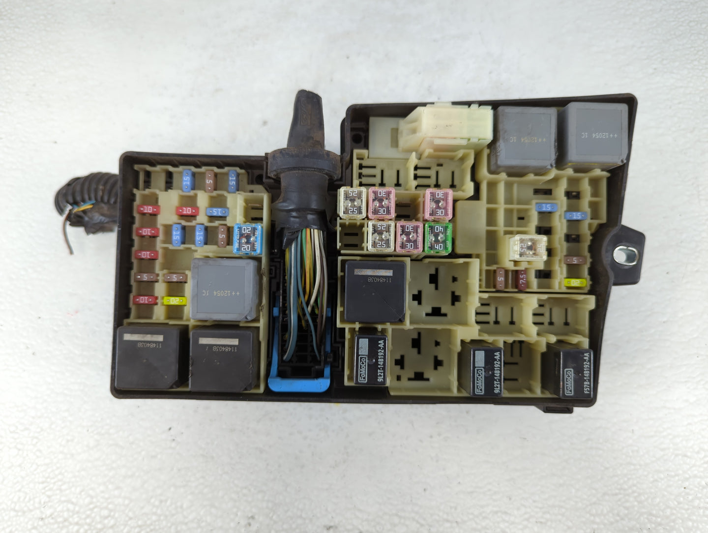 2012-2014 Ford Focus Fusebox Fuse Box Panel Relay Module P/N:5B0Q10107 AV6T-14A067-AC Fits Fits 2012 2013 2014 OEM Used Auto