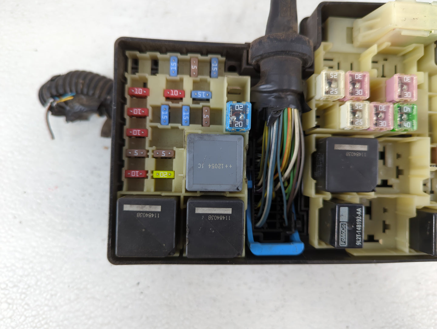 2012-2014 Ford Focus Fusebox Fuse Box Panel Relay Module P/N:5B0Q10107 AV6T-14A067-AC Fits Fits 2012 2013 2014 OEM Used Auto