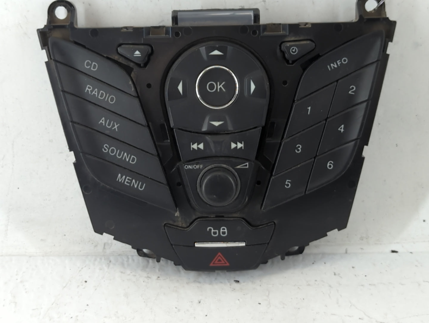 2012-2013 Ford Focus Radio AM FM Cd Player Receiver Replacement P/N:CM5T1BK811AC Fits Fits 2012 2013 OEM Used Auto Parts - O