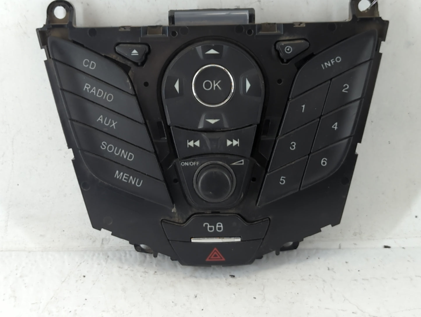 2012-2013 Ford Focus Radio AM FM Cd Player Receiver Replacement P/N:CM5T1BK811AC Fits Fits 2012 2013 OEM Used Auto Parts - O