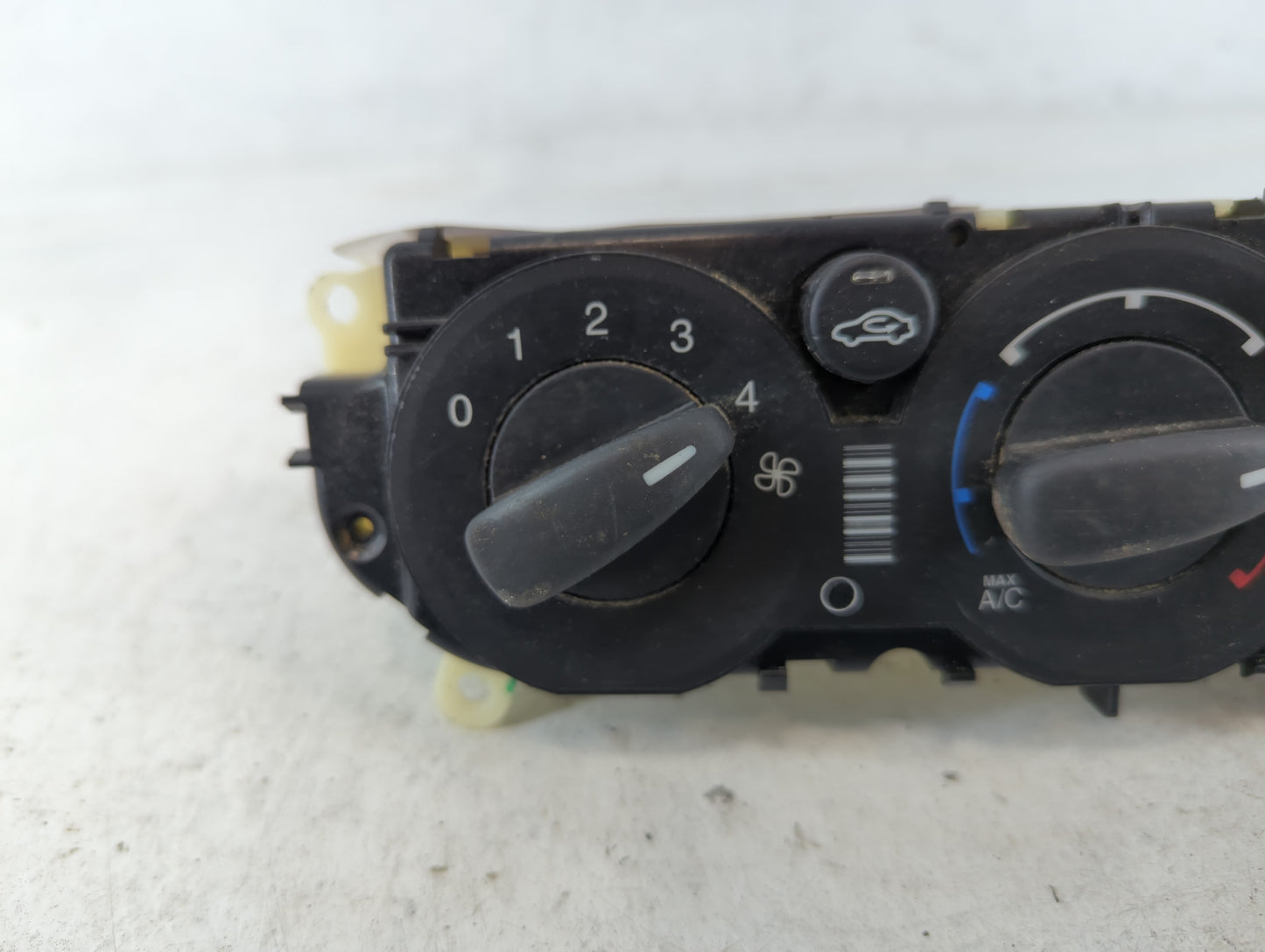 2012 Ford Focus Climate Control Module Temperature AC/Heater Replacement P/N:FD-CM5T-12063011-0403 Fits OEM Used Auto Parts 