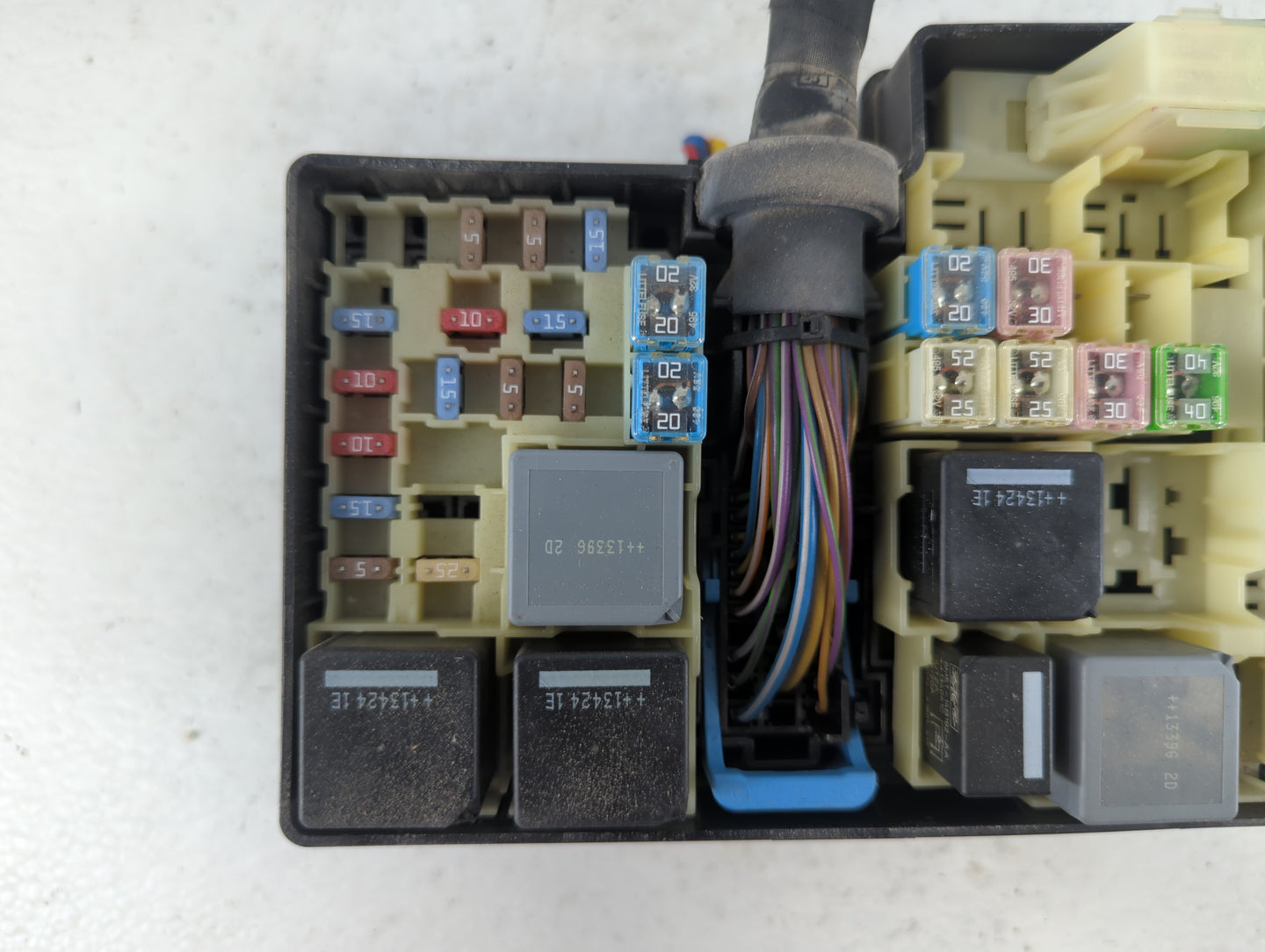 2012-2014 Ford Focus Fusebox Fuse Box Panel Relay Module P/N:5B0Q10107 AV6T-14A067-AC Fits Fits 2012 2013 2014 OEM Used Auto