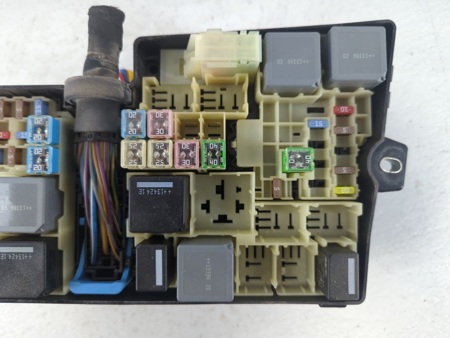 2012-2014 Ford Focus Fusebox Fuse Box Panel Relay Module P/N:5B0Q10107 AV6T-14A067-AC Fits Fits 2012 2013 2014 OEM Used Auto