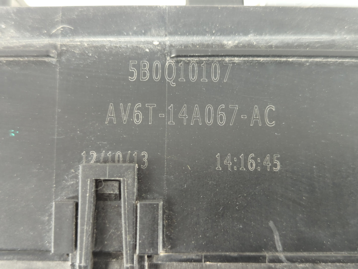2012-2014 Ford Focus Fusebox Fuse Box Panel Relay Module P/N:5B0Q10107 AV6T-14A067-AC Fits Fits 2012 2013 2014 OEM Used Auto