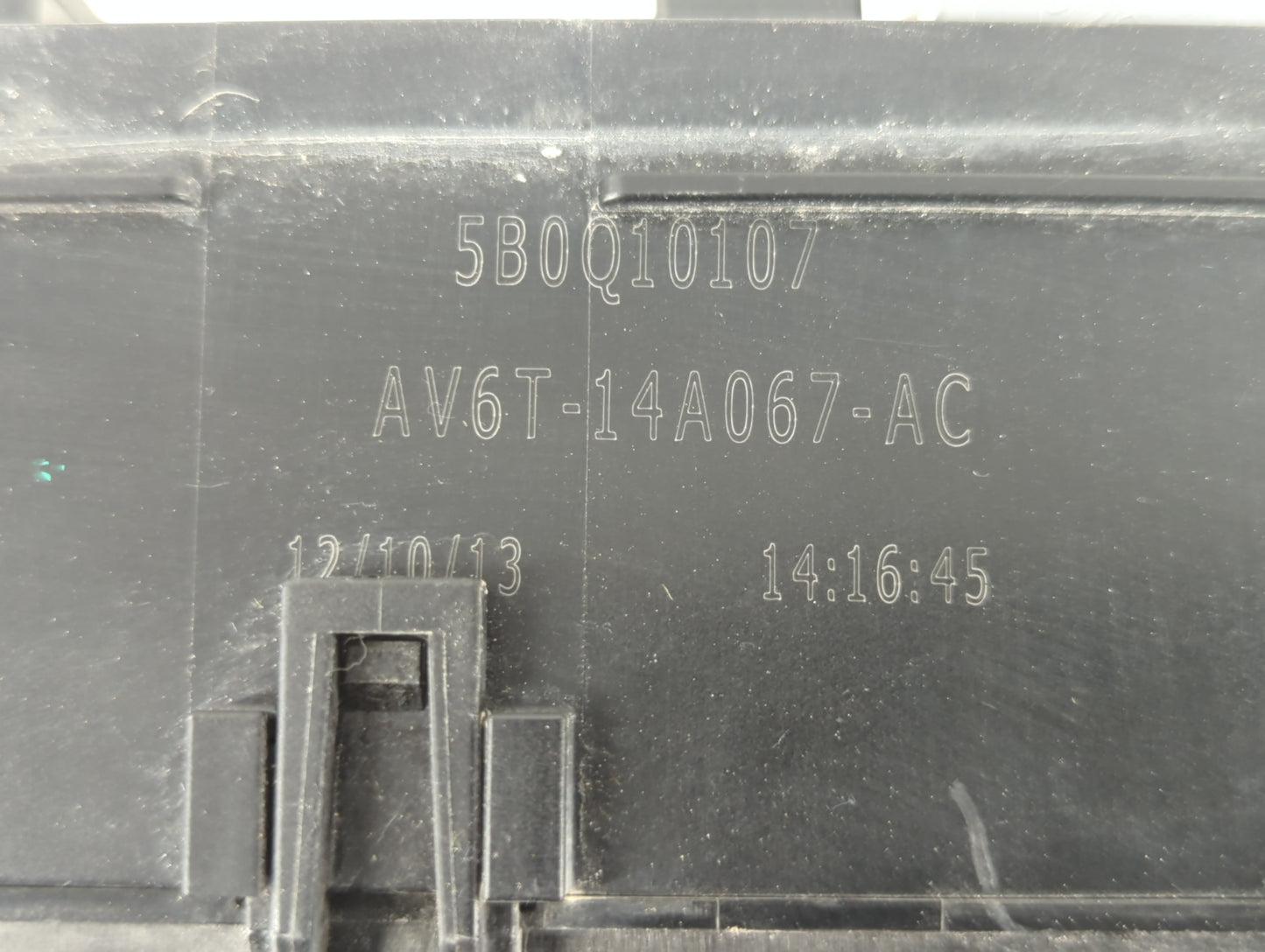 2012-2014 Ford Focus Fusebox Fuse Box Panel Relay Module P/N:5B0Q10107 AV6T-14A067-AC Fits Fits 2012 2013 2014 OEM Used Auto