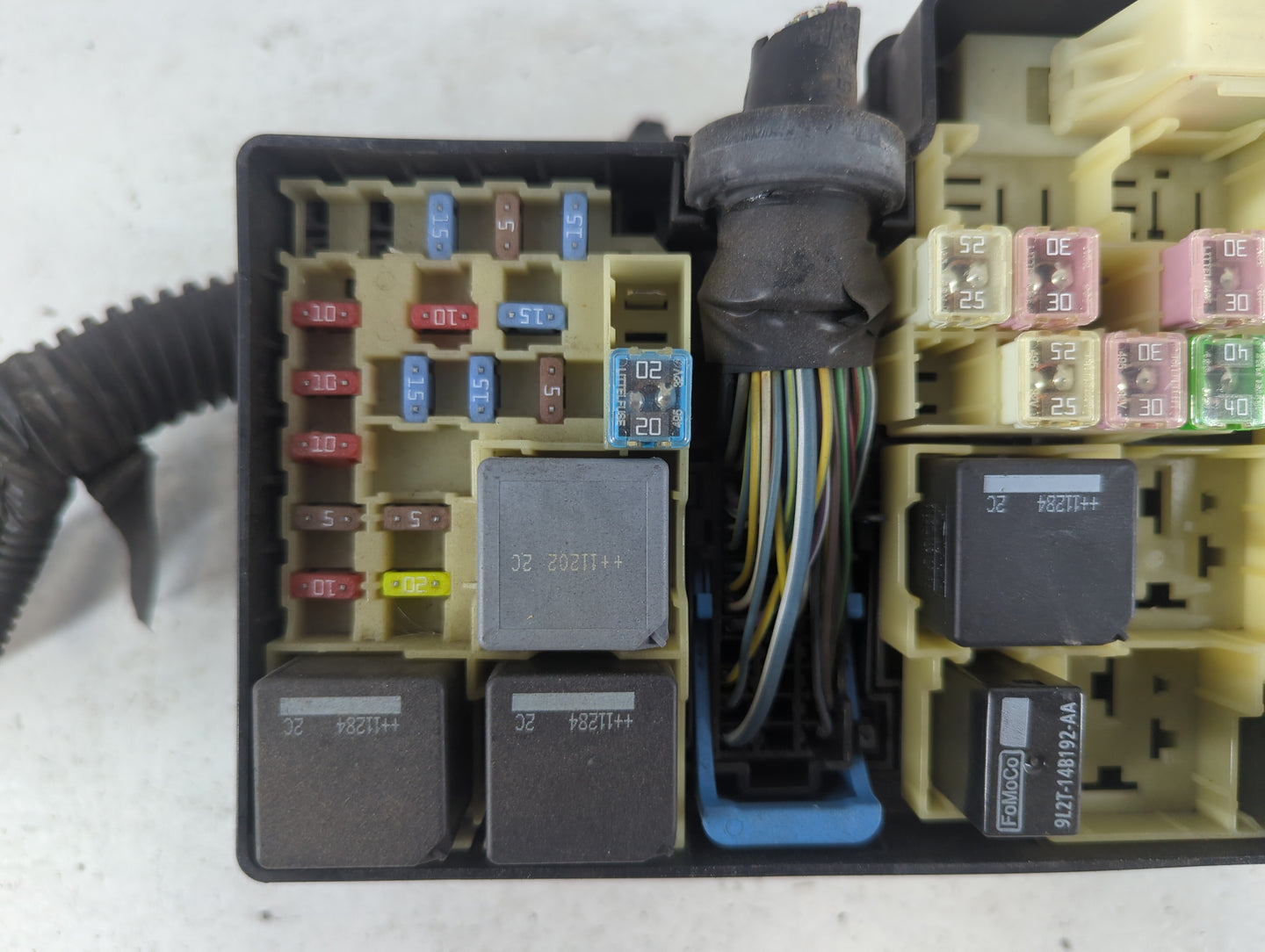 2012-2014 Ford Focus Fusebox Fuse Box Panel Relay Module P/N:AB6T-14A067-AB Fits Fits 2012 2013 2014 OEM Used Auto Parts - O
