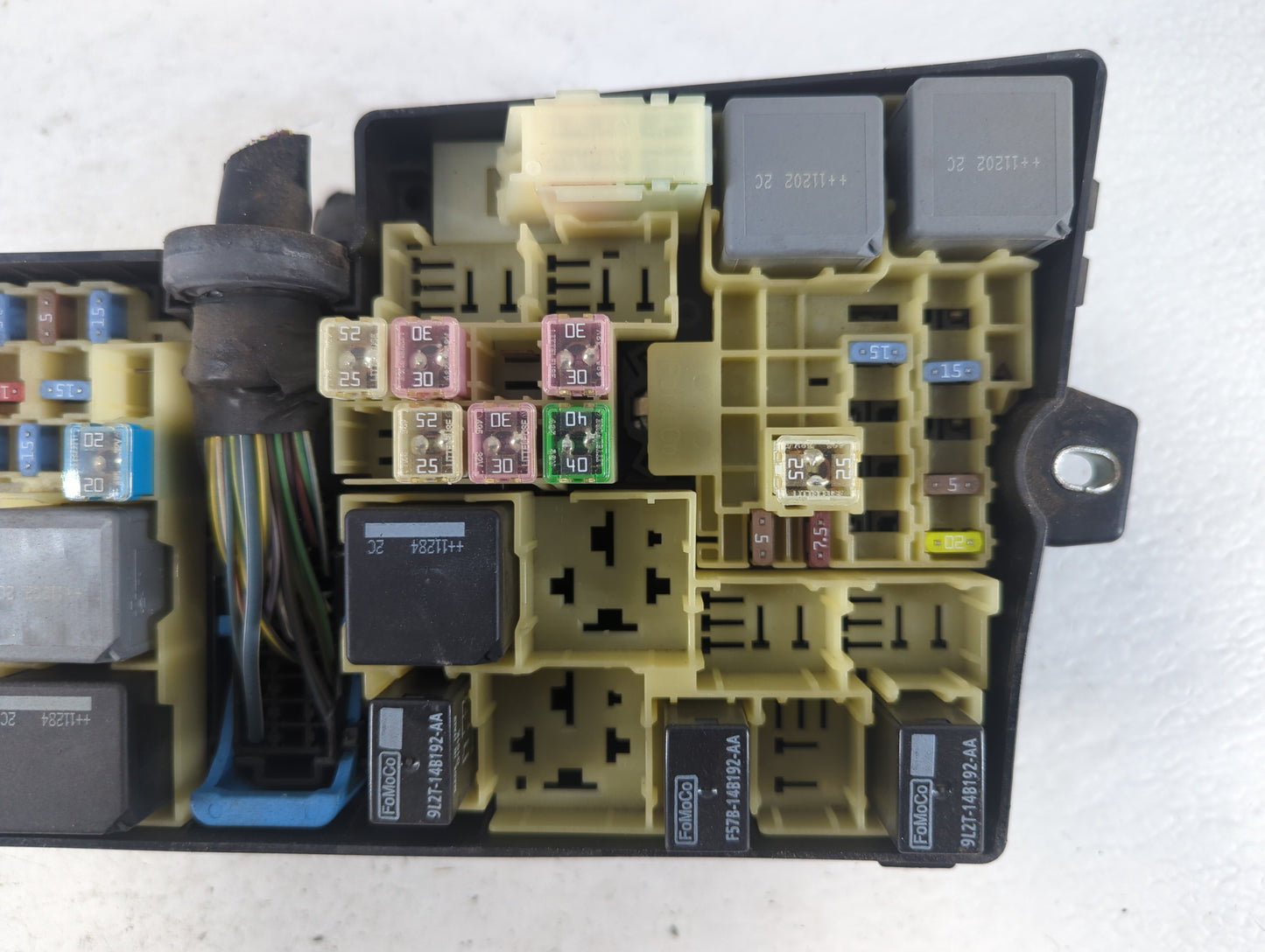 2012-2014 Ford Focus Fusebox Fuse Box Panel Relay Module P/N:AB6T-14A067-AB Fits Fits 2012 2013 2014 OEM Used Auto Parts - O