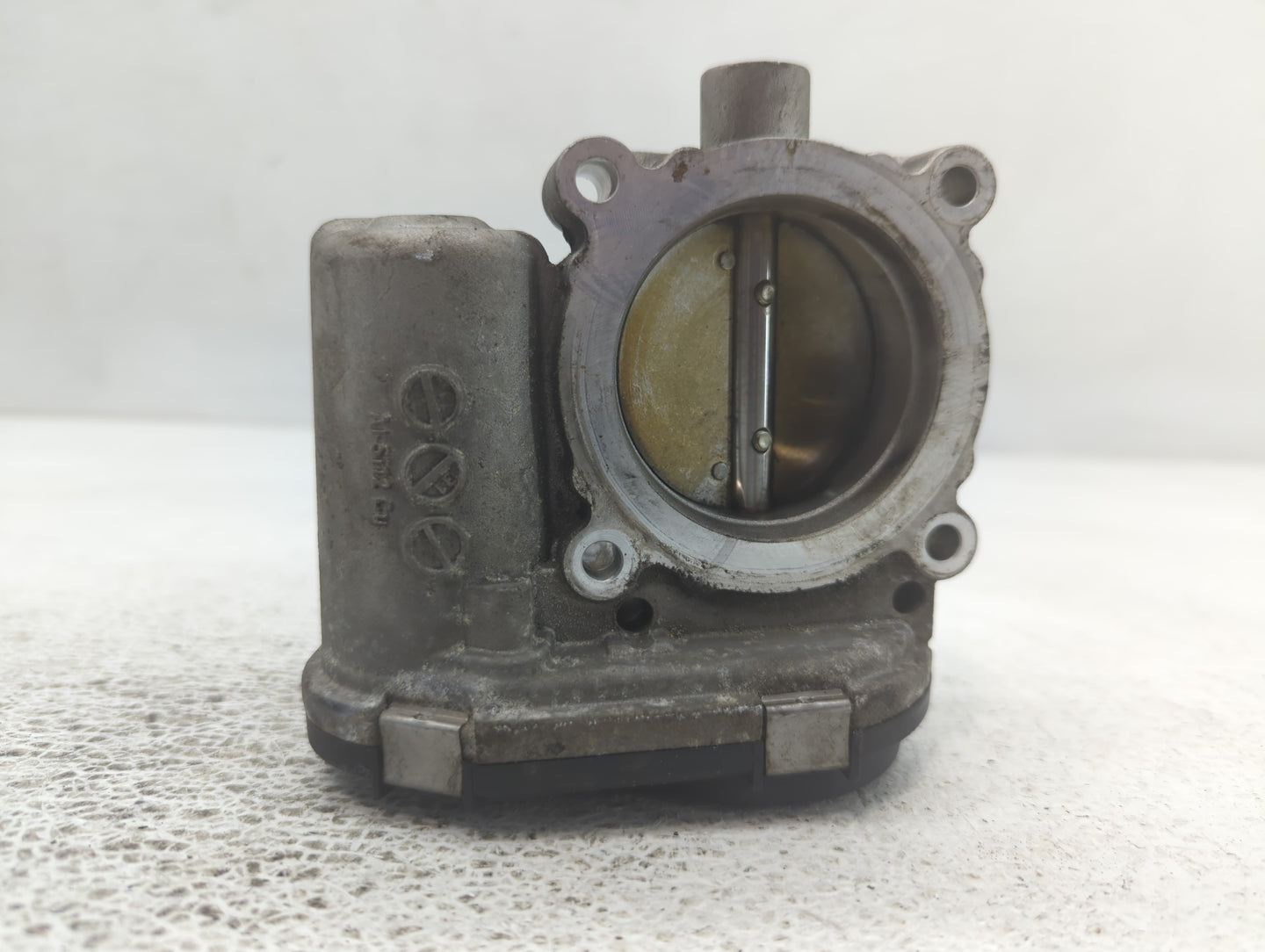 2012-2013 Ford Focus Throttle Body P/N:0 280 750 566 Fits Fits 2012 2013 2014 2015 2016 2017 OEM Used Auto Parts - Oemusedau