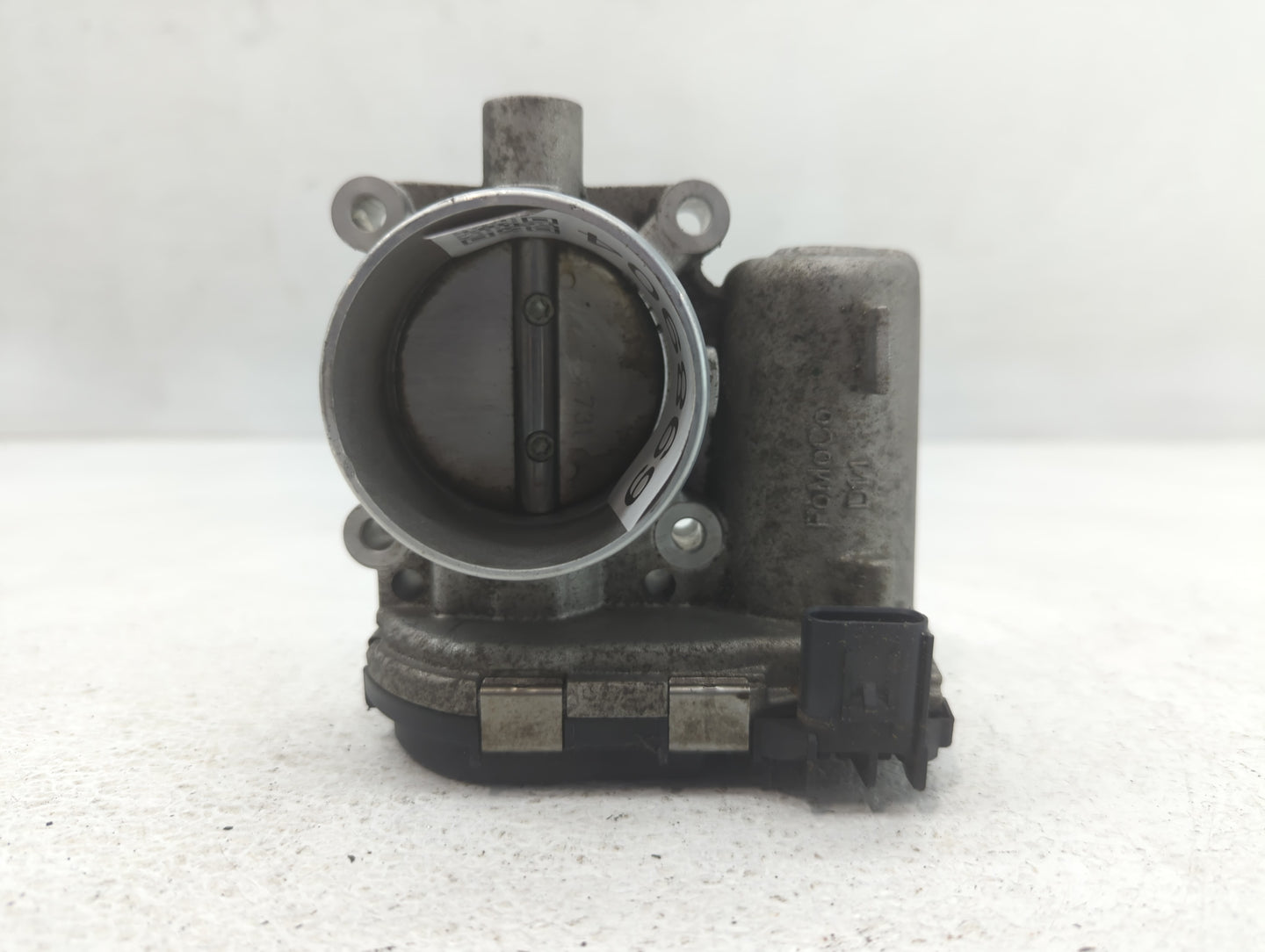 2012-2013 Ford Focus Throttle Body P/N:CMSE 9F991AD Fits Fits 2012 2013 2014 2015 2016 2017 OEM Used Auto Parts - Oemusedaut