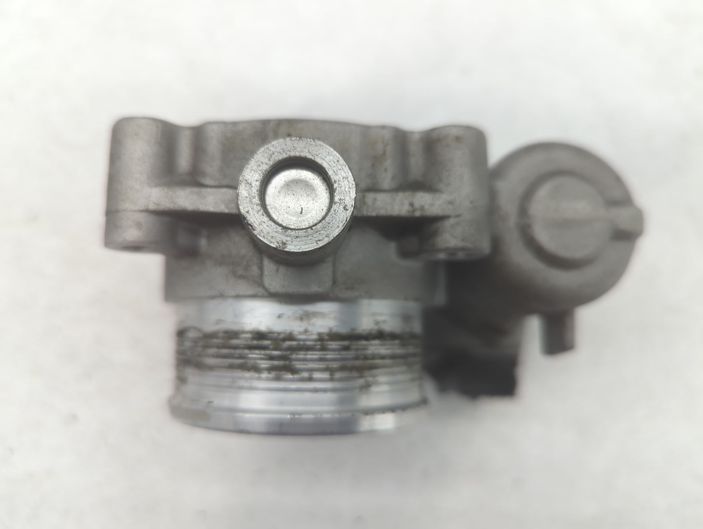 2012-2013 Ford Focus Throttle Body P/N:CMSE 9F991AD Fits Fits 2012 2013 2014 2015 2016 2017 OEM Used Auto Parts - Oemusedaut