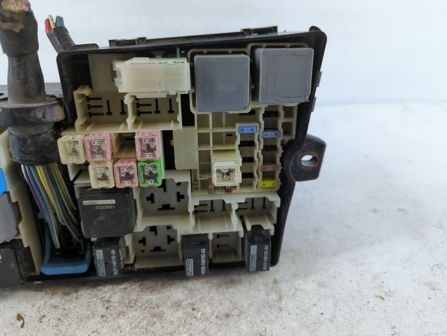2012-2014 Ford Focus Fusebox Fuse Box Panel Relay Module P/N:AV6T-14A067-AC Fits Fits 2012 2013 2014 OEM Used Auto Parts - O