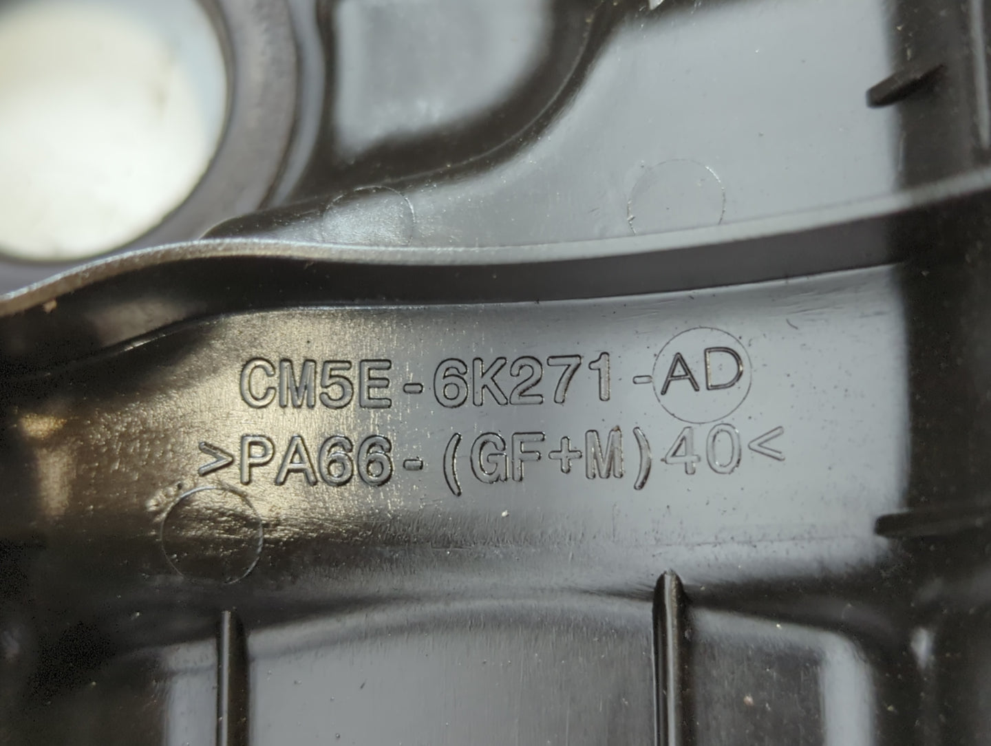 2012 Ford Focus Driver Left Cylinder Head Valve Cover P/N:CM5E-6K271-AD Fits OEM Used Auto Parts - Oemusedautoparts1.com