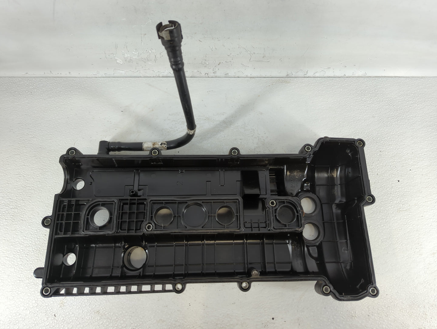 2012 Ford Focus Driver Left Cylinder Head Valve Cover P/N:CM5E-6K271-AD Fits OEM Used Auto Parts - Oemusedautoparts1.com