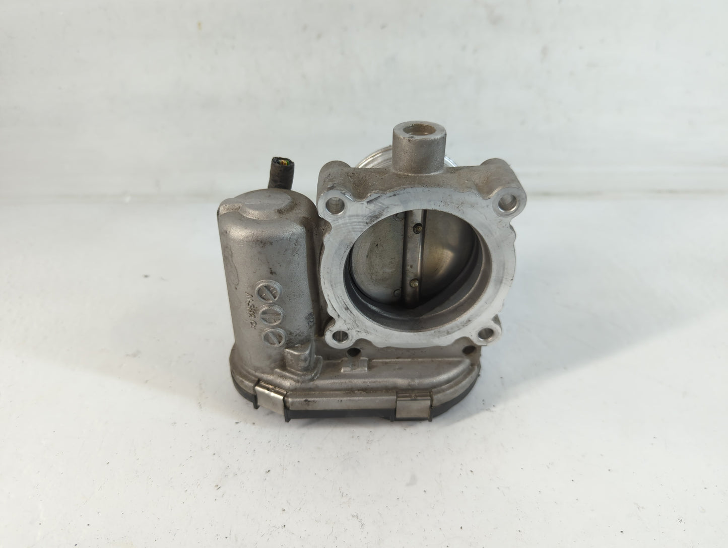 2012-2013 Ford Focus Throttle Body P/N:11107 003094, CM5E 9F991AC Fits Fits 2012 2013 2014 2015 2016 2017 OEM Used Auto Part