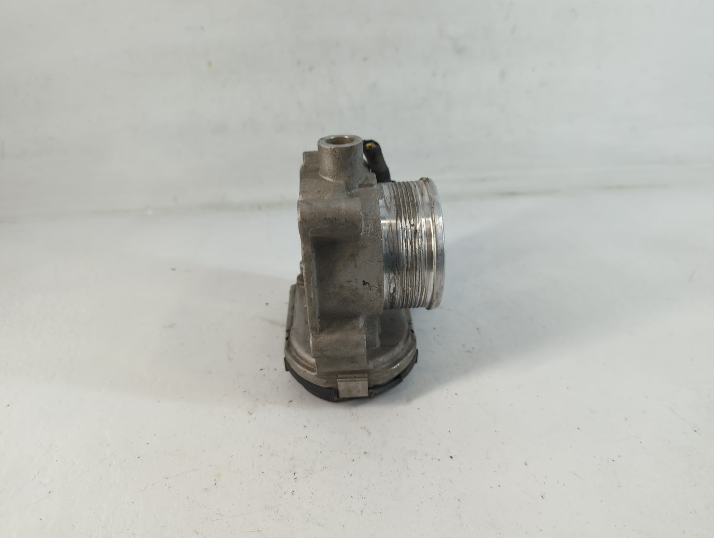 2012-2013 Ford Focus Throttle Body P/N:11107 003094, CM5E 9F991AC Fits Fits 2012 2013 2014 2015 2016 2017 OEM Used Auto Part