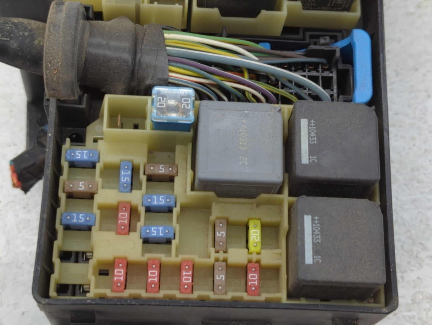 2012-2014 Ford Focus Fusebox Fuse Box Panel Relay Module P/N:5B0Q10107 AV6T-14A067-AB Fits Fits 2012 2013 2014 OEM Used Auto