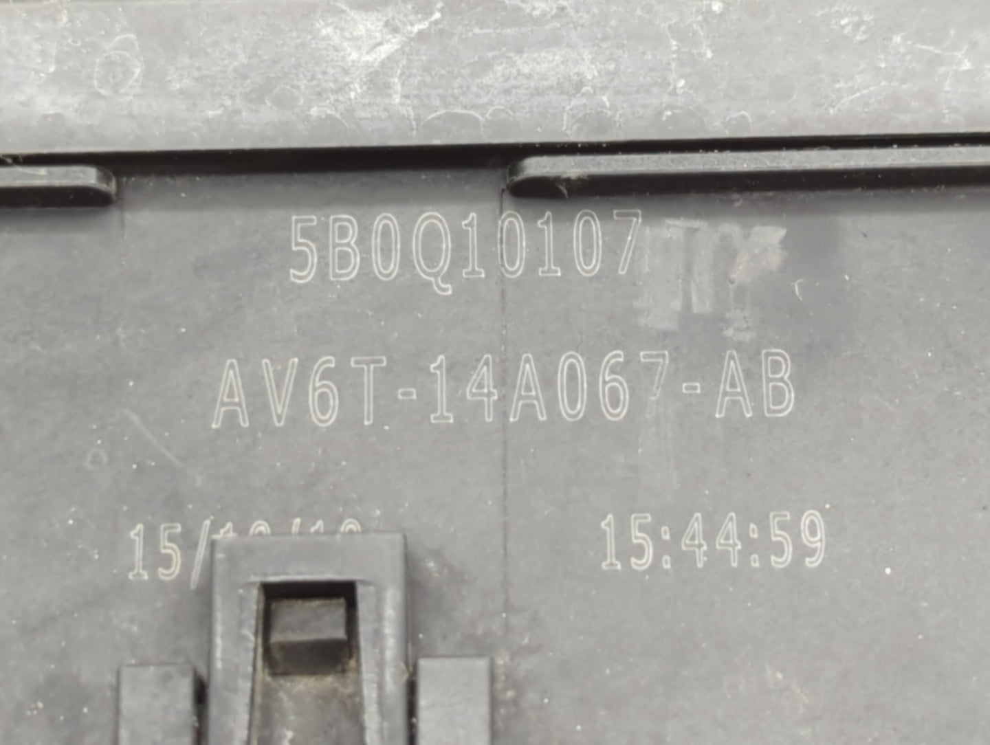 2012-2014 Ford Focus Fusebox Fuse Box Panel Relay Module P/N:5B0Q10107 AV6T-14A067-AB Fits Fits 2012 2013 2014 OEM Used Auto