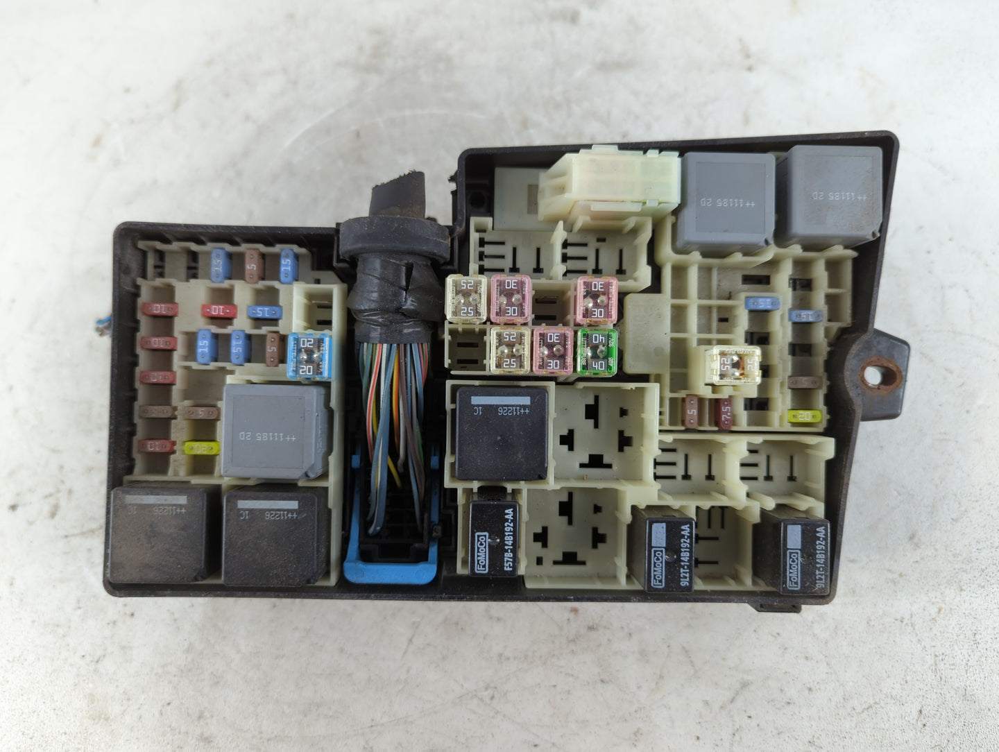 2012-2014 Ford Focus Fusebox Fuse Box Panel Relay Module P/N:5B0Q10107 AV6T-14A067-AB Fits Fits 2012 2013 2014 OEM Used Auto