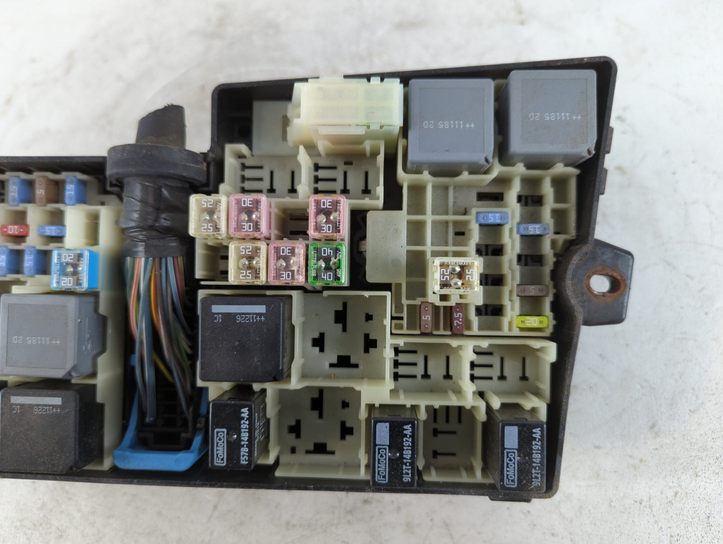 2012-2014 Ford Focus Fusebox Fuse Box Panel Relay Module P/N:5B0Q10107 AV6T-14A067-AB Fits Fits 2012 2013 2014 OEM Used Auto