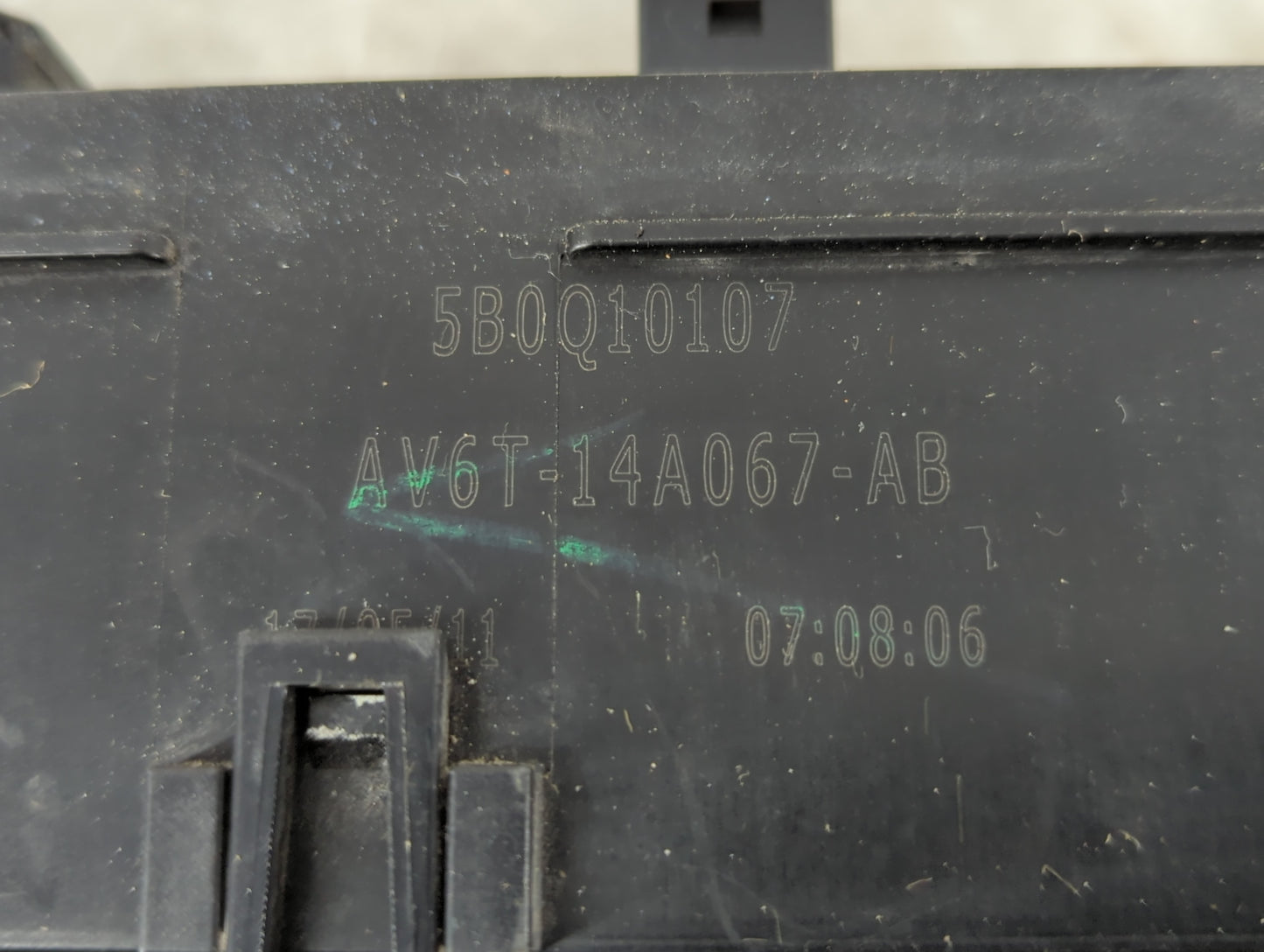 2012-2014 Ford Focus Fusebox Fuse Box Panel Relay Module P/N:5B0Q10107 AV6T-14A067-AB Fits Fits 2012 2013 2014 OEM Used Auto