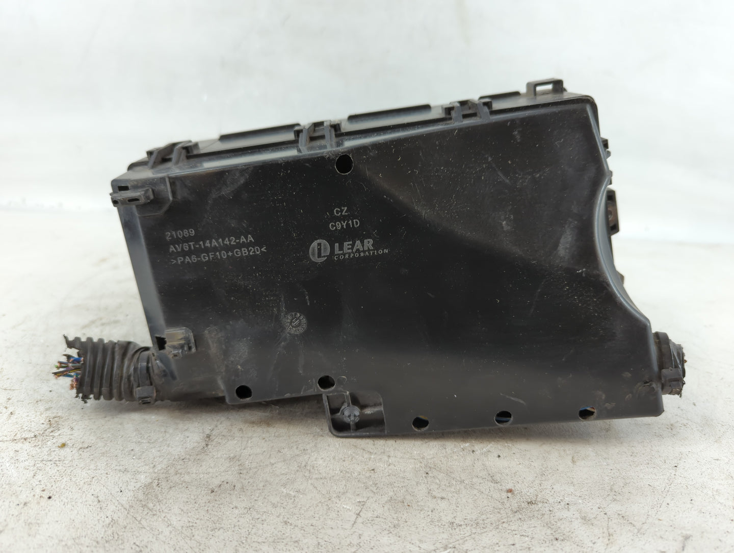 2012-2014 Ford Focus Fusebox Fuse Box Panel Relay Module P/N:5B0Q10107 AV6T-14A067-AB Fits Fits 2012 2013 2014 OEM Used Auto