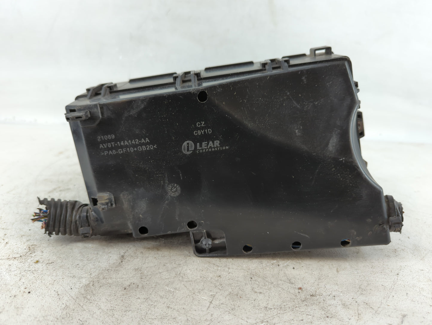 2012-2014 Ford Focus Fusebox Fuse Box Panel Relay Module P/N:5B0Q10107 AV6T-14A067-AB Fits Fits 2012 2013 2014 OEM Used Auto