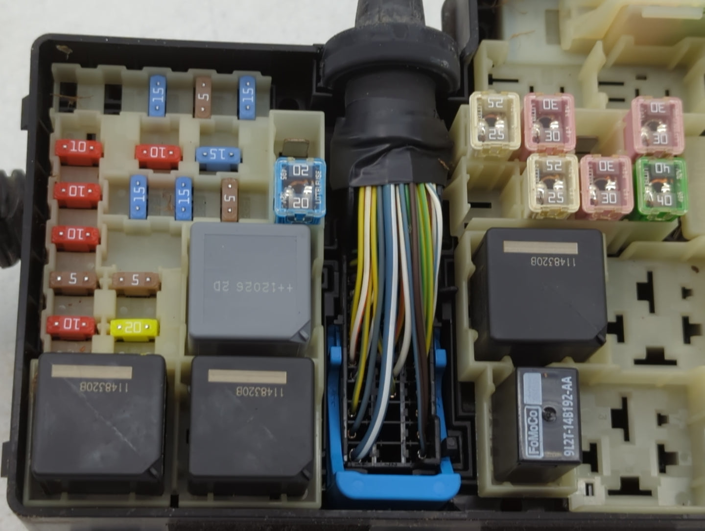 2012-2014 Ford Focus Fusebox Fuse Box Panel Relay Module P/N:E00027328 AV6T-14A142-AB Fits Fits 2012 2013 2014 OEM Used Auto