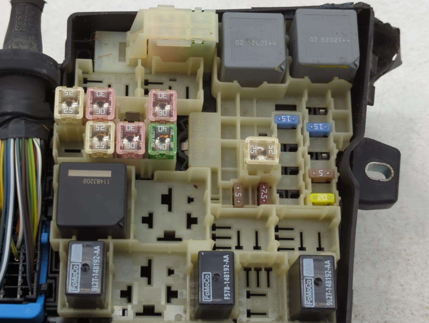 2012-2014 Ford Focus Fusebox Fuse Box Panel Relay Module P/N:E00027328 AV6T-14A142-AB Fits Fits 2012 2013 2014 OEM Used Auto