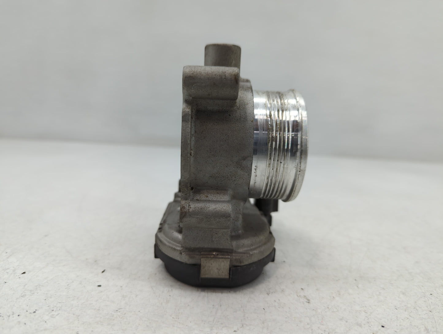 2012-2013 Ford Focus Throttle Body P/N:0 280 750 585 Fits Fits 2012 2013 2014 2015 2016 2017 OEM Used Auto Parts - Oemusedau