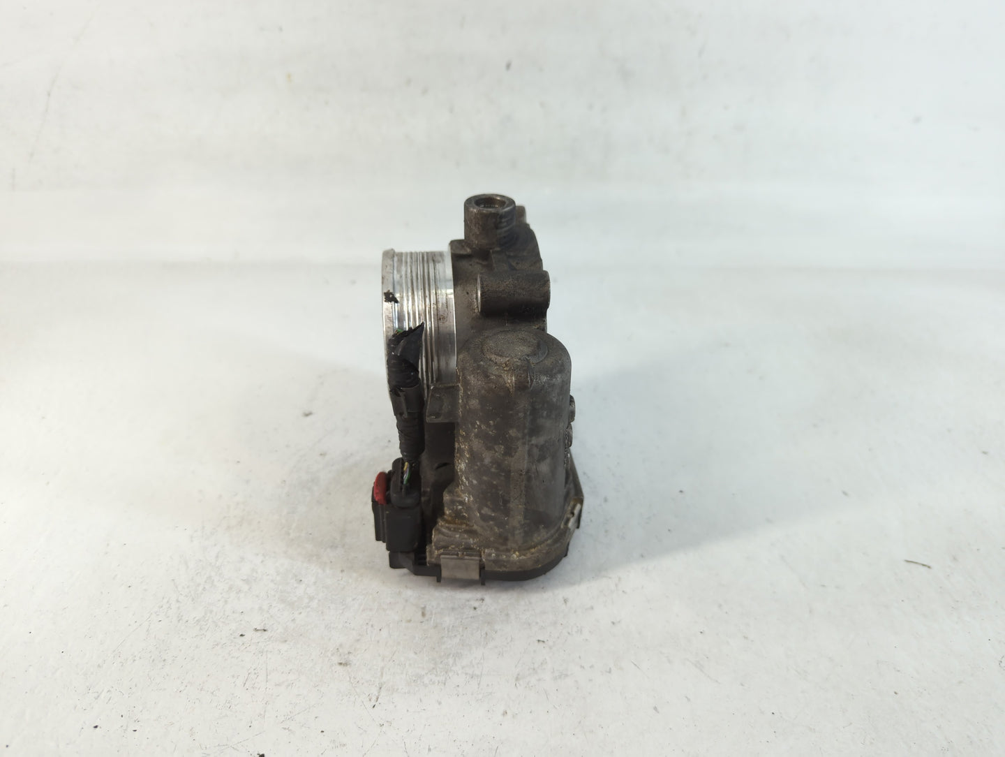 2012-2013 Ford Focus Throttle Body P/N:CM5E 9F991 AD Fits Fits 2012 2013 2014 2015 2016 2017 OEM Used Auto Parts - Oemusedau