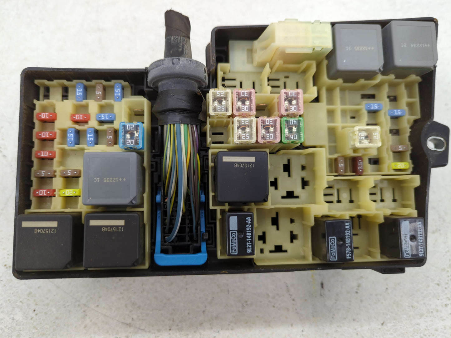 2012-2014 Ford Focus Fusebox Fuse Box Panel Relay Module P/N:5B0Q10107 AV6T-14A067-AC Fits Fits 2012 2013 2014 OEM Used Auto
