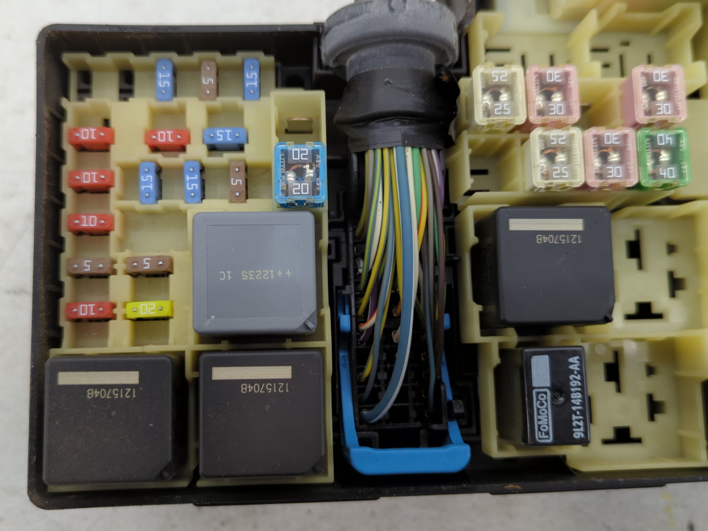 2012-2014 Ford Focus Fusebox Fuse Box Panel Relay Module P/N:5B0Q10107 AV6T-14A067-AC Fits Fits 2012 2013 2014 OEM Used Auto