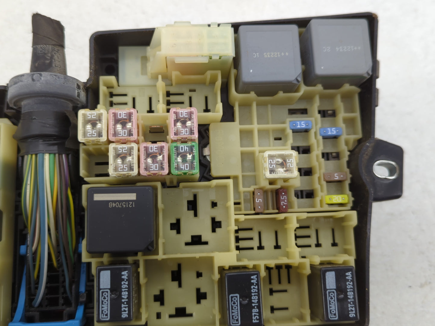 2012-2014 Ford Focus Fusebox Fuse Box Panel Relay Module P/N:5B0Q10107 AV6T-14A067-AC Fits Fits 2012 2013 2014 OEM Used Auto